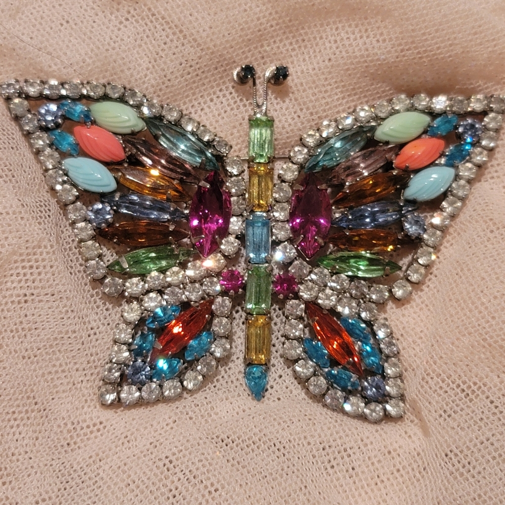 🦋 Vintage Austrian Crystal Butterfly Brooch Pin Unsigned Weiss? HUGE!